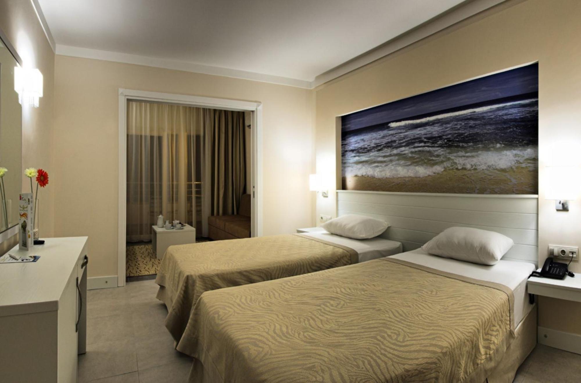 Batihan Beach Resort & Spa Kusadasi Exterior photo