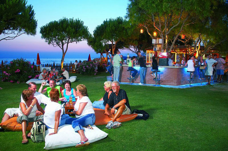 Batihan Beach Resort & Spa Kusadasi Exterior photo